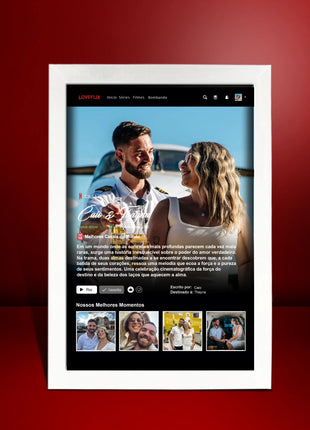 Site_-_Imagens_p%C3%A1gina_produto_-_Quadro_LOVEFLIX_1_-_branco_-_Casal_2_-_fundo_vinho_-_20x30